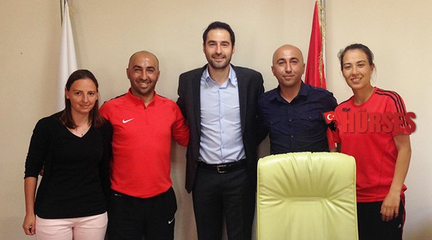 1207 ANTALYA YÖNETİCİLERİ ÇAVUŞOĞLU'NU ZİYARET ETTİ