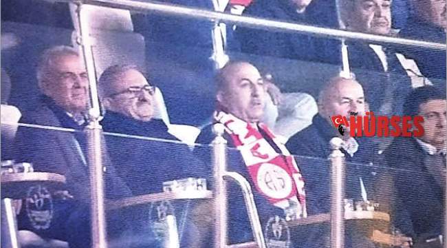 Çavuşoğlu tribünde