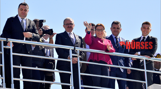 Bakan Pekcan lüks yatı gezdi