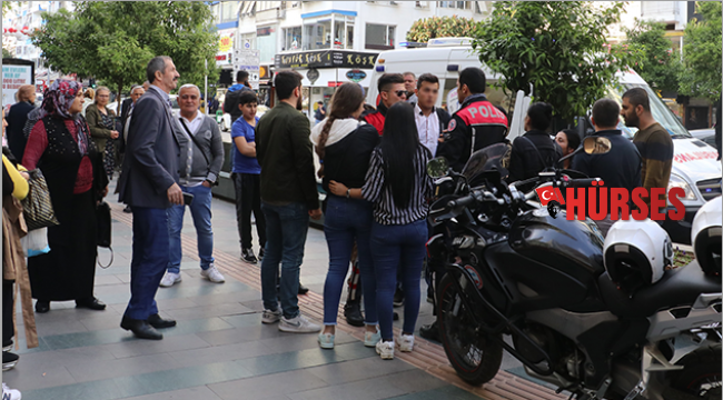Mağazada omuz atma kavgası