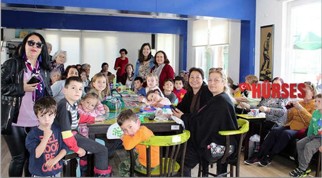 Miniklerden yaşlılara ziyaret