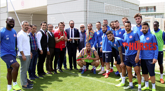 Antalyaspor’a sürpriz konuklar