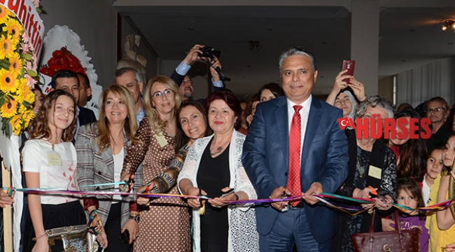 ''Ebru Sergisi'' müzede sergilendi