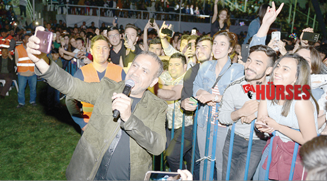 Haluk Levent domates kralı seçildi