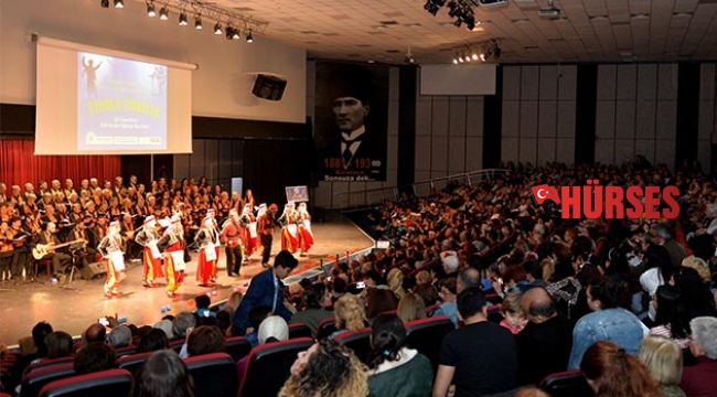 Kursiyerler sahne aldı