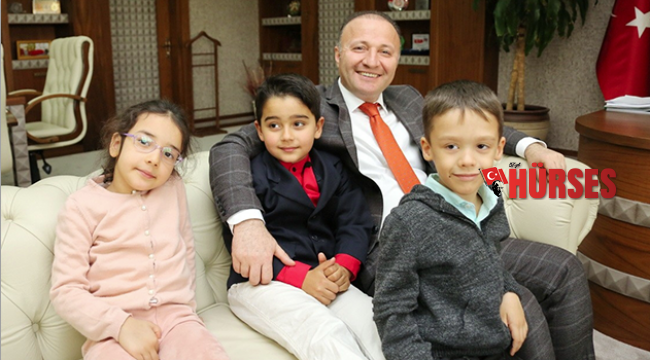 Miniklerden Rektör Ünal’a ziyaret