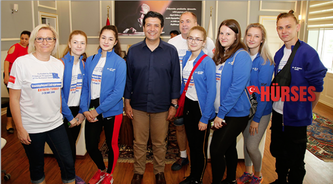 AB'li öğrenciler Döşemealtı'nda