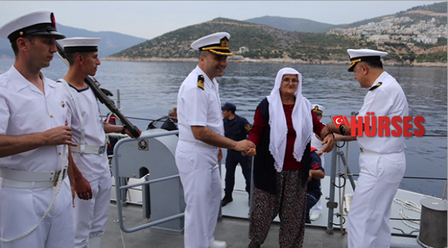 Askeri gemide iftar