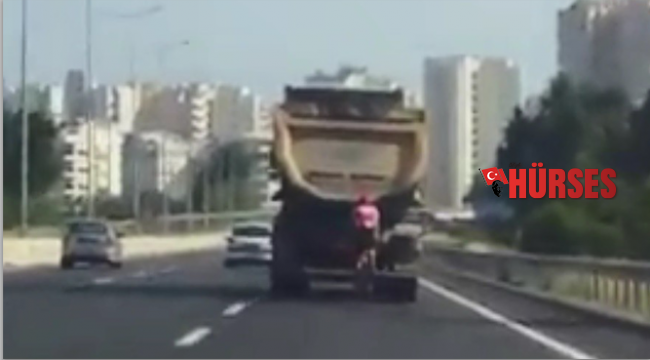 Bisikletli, kamyondan yol istedi