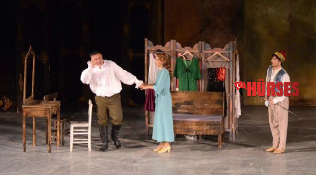 ‘Kantocu’ antik tiyatroda sahneye çıktı