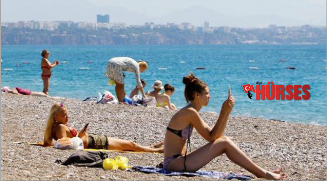 Konyaaltı sahili turistlere kaldı