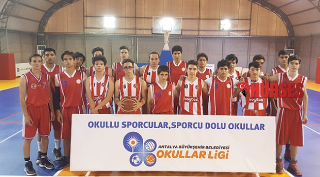 Okullar Ligi nefes kesiyor