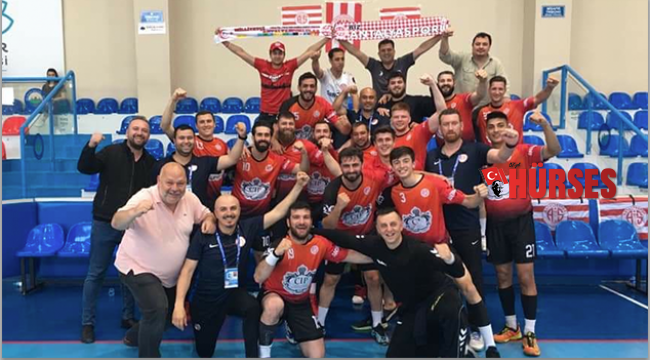 Parkenin Akrepleri ligi ikinci bitirdi