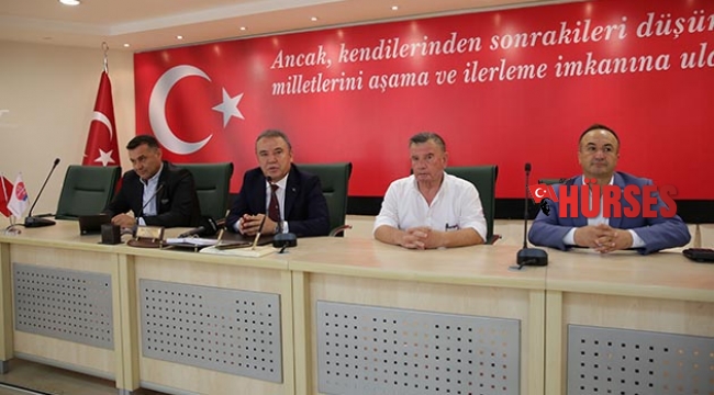 Başkan Böcek sorunları dinledi