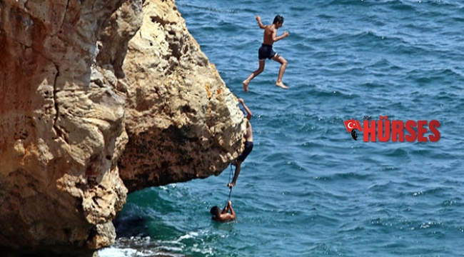 Çocukların tehlikeli deniz keyfi