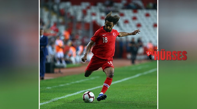 Nazım milli formayı giydi