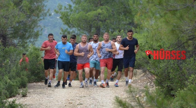 Pehlivanlar Antalya'da kampa girdi