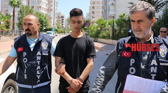 Şiddet gördüğü için bıçaklamış