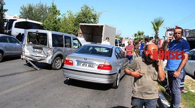 Yaya geçidinde zincirleme kaza
