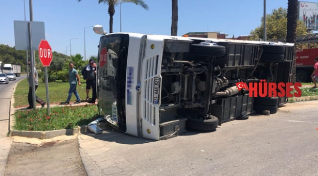 İki minibüs çarpıştı
