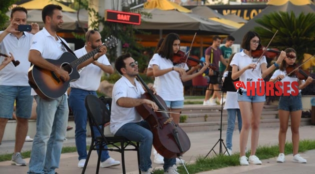 Oda Orkestrasından Flash Mob