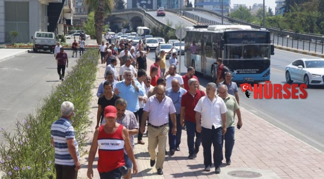 Otobüsçüler belediye’ye yürüdü
