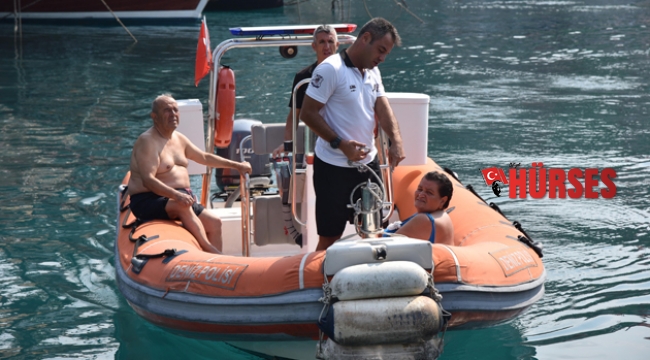 Akıntıya kapılıp sahile dönemediler