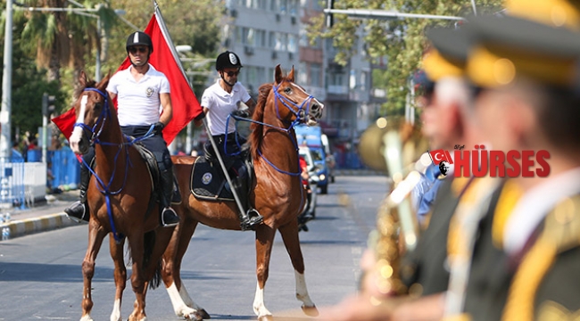 BÜYÜK ZAFENİ KUTLUYORUZ