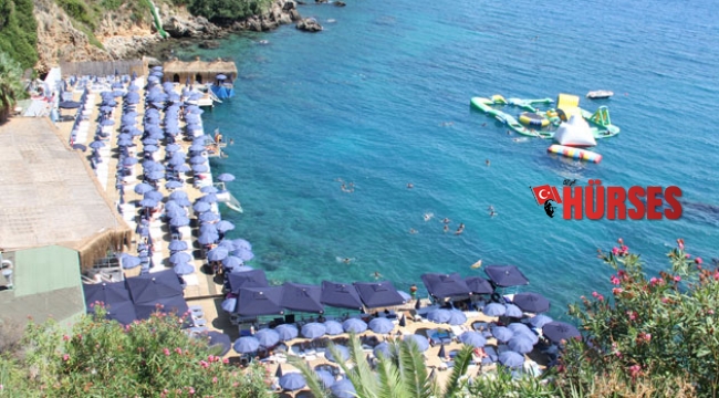 Plajlarda yazın enerjisi dinmiyor