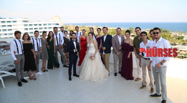 Rüya gibi bir düğünle evlendiler