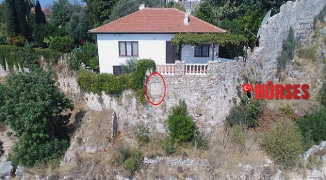 Pencereye kaplama yapmış
