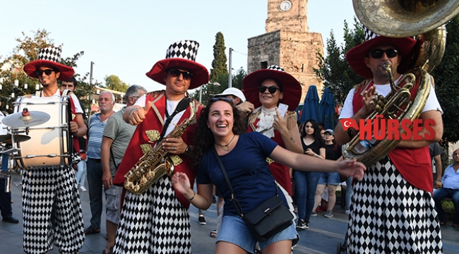 'Sokakta Şenlik  Var' devam ediyor