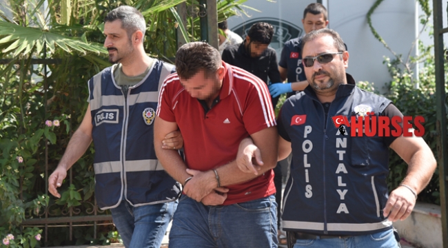 Yaşlı kadını dolandırdılar