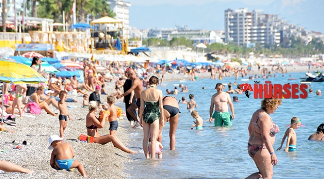Antalya'da yaz devam ediyor