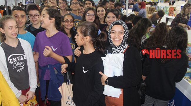 Öğrenciler Kitap Fuarı’nda
