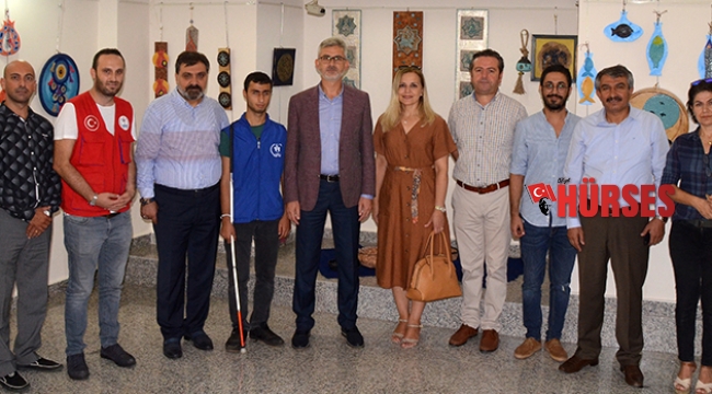 Özel çocukların eserleri sergilendi