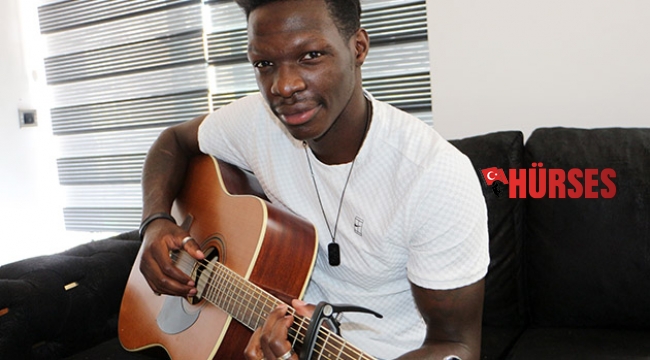 Süper Lig'in müzisyen futbolcusu Fabrice N'Sakala