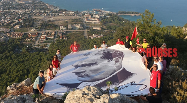 Zirvede kutladılar