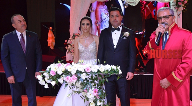 Bakan Çavuşoğlu nikah şahidi oldu