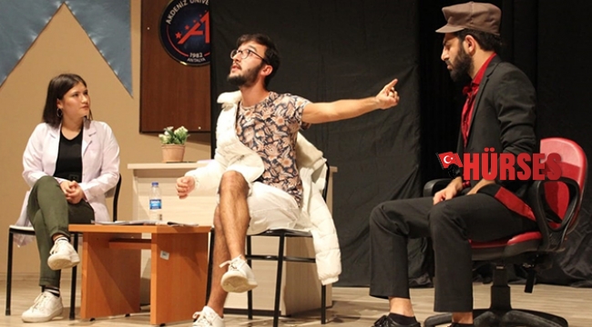 Kadına şiddete tiyatro ile 'hayır' dediler