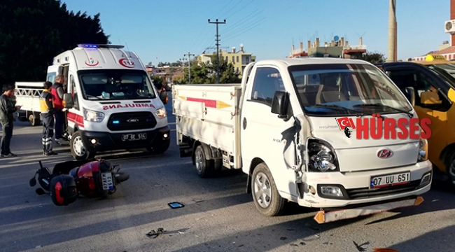 Kamyonetle motosiklet çarpıştı