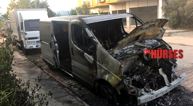 Minibüsü ateşe verdiler