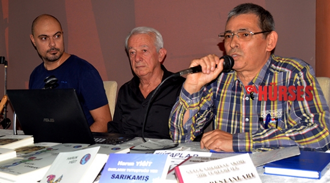 Yiğit kitaplarını tanıttı