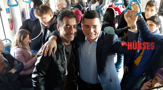 Başkan Tütüncü TRAMVAYDA