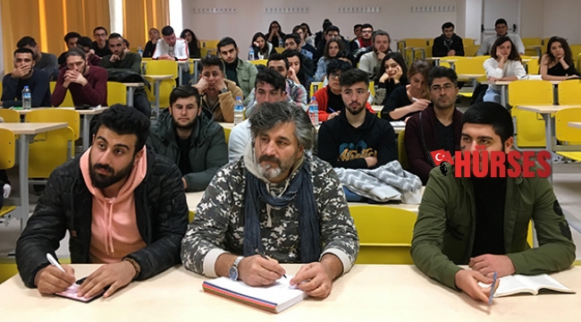 İki oğluyla aynı üniversitede okuyor
