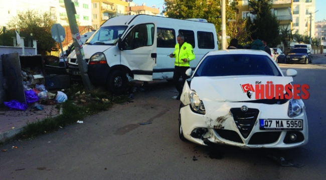 Minibüs kaza yaptı: 4 yaralı