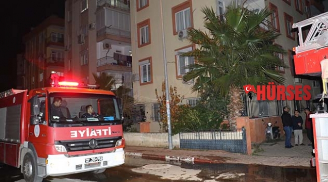 Antalya'da mahalle sakinlerini kokutan yangın