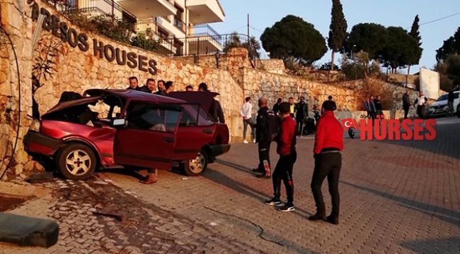 Freni boşalan otomobil duvara çarptı: 1 ölü, 1 yaralı