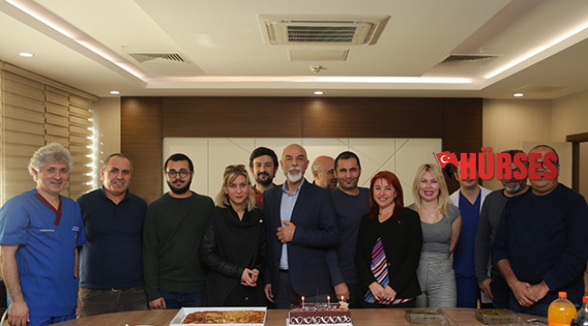 Özkan çiftinden pastalı kutlama