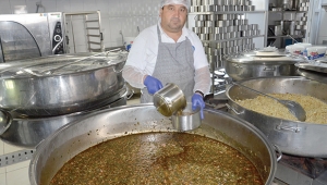 Sıcak yemek yardımı